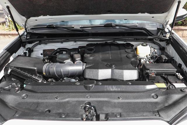 Photo of 2021 Super White Toyota 4Runner