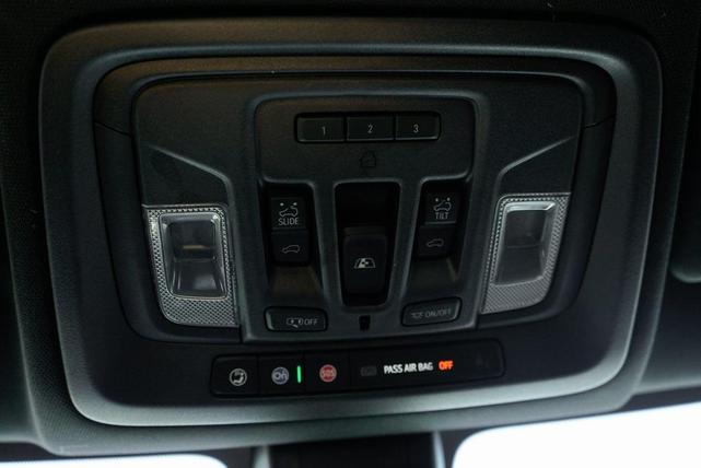 Photo of 2021 Iridescent Pearl Tricoat Chevrolet Silverado 1500