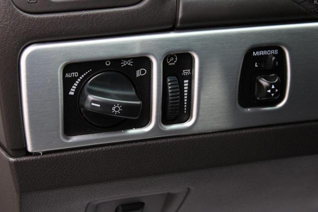 Photo of 2002 Whisper White Ford Thunderbird