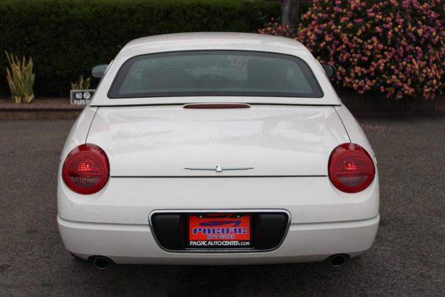 Photo of 2002 Whisper White Ford Thunderbird