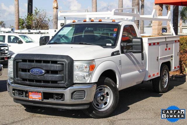 Photo of 2016 Oxford White Ford F-350