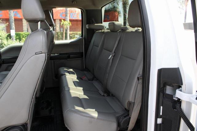 Photo of 2018 Oxford White Ford F-250