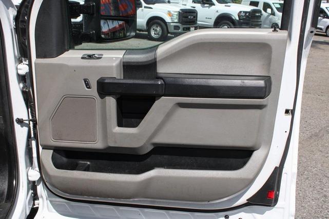 Photo of 2018 Oxford White Ford F-250