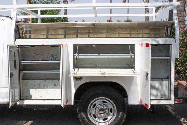Photo of 2018 Oxford White Ford F-250