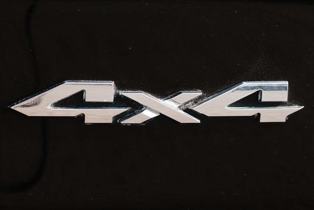 Photo of 2023 Diamond Black Crystal Pearlcoat RAM 1500