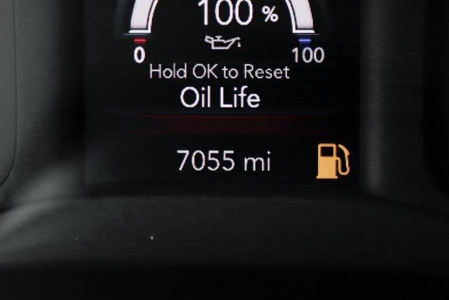 Photo of 2023 Diamond Black Crystal Pearlcoat RAM 1500