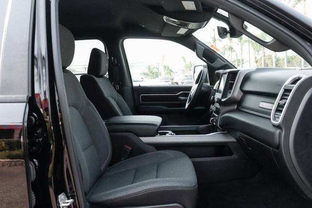 Photo of 2023 Diamond Black Crystal Pearlcoat RAM 1500