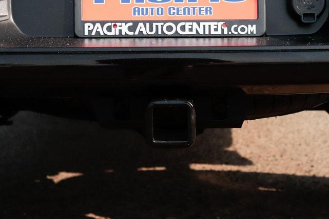 Photo of 2023 Diamond Black Crystal Pearlcoat RAM 1500