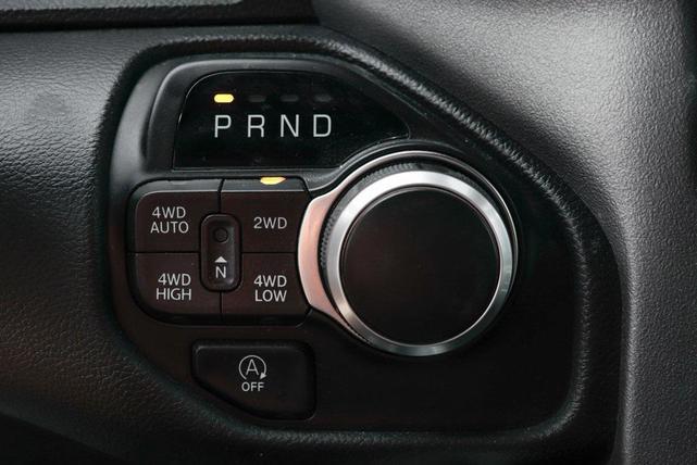 Photo of 2023 Diamond Black Crystal Pearlcoat RAM 1500