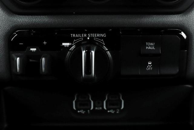 Photo of 2023 Diamond Black Crystal Pearlcoat RAM 1500