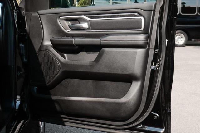 Photo of 2023 Diamond Black Crystal Pearlcoat RAM 1500