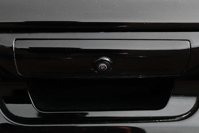 Photo of 2023 Diamond Black Crystal Pearlcoat RAM 1500