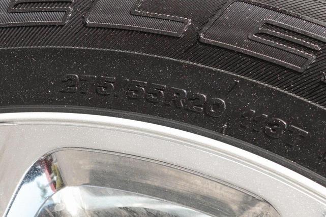 Photo of 2023 Diamond Black Crystal Pearlcoat RAM 1500