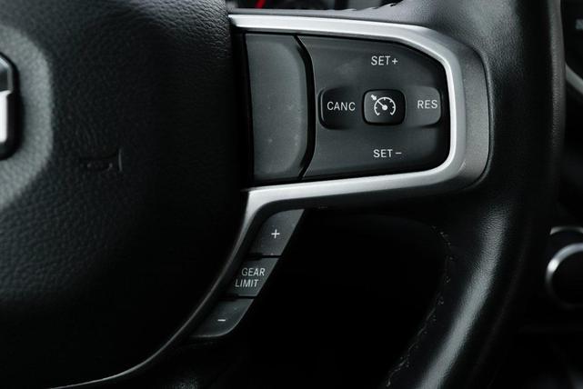 Photo of 2023 Diamond Black Crystal Pearlcoat RAM 1500
