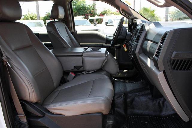 Photo of 2017 Oxford White Ford F-450
