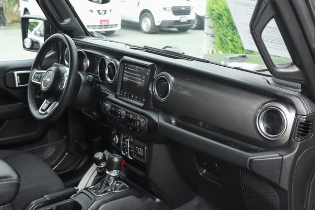 Photo of 2023 Granite Crystal Metallic Clearcoat Jeep Gladiator