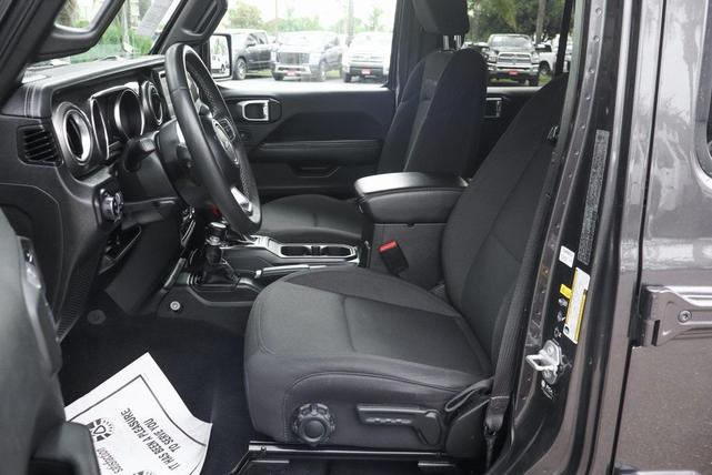 Photo of 2023 Granite Crystal Metallic Clearcoat Jeep Gladiator