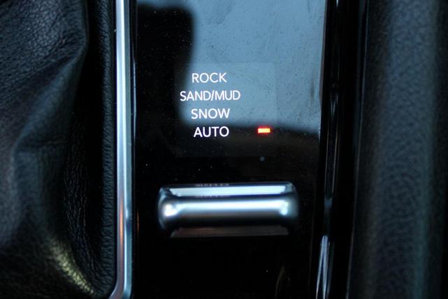 Photo of 2022 Laser Blue Pearlcoat Jeep Compass