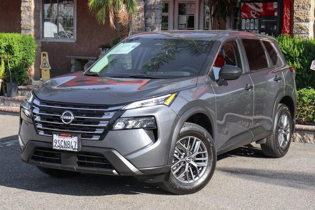 Photo of 2025 Gun Metallic Nissan Rogue