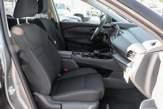 Photo of 2025 Gun Metallic Nissan Rogue