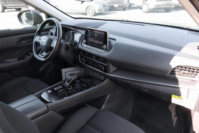 Photo of 2025 Gun Metallic Nissan Rogue