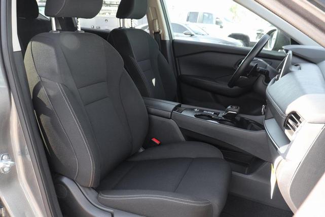 Photo of 2025 Gun Metallic Nissan Rogue
