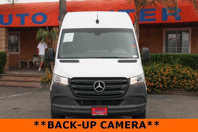 Photo of 2023 White Mercedes-Benz Sprinter 2500