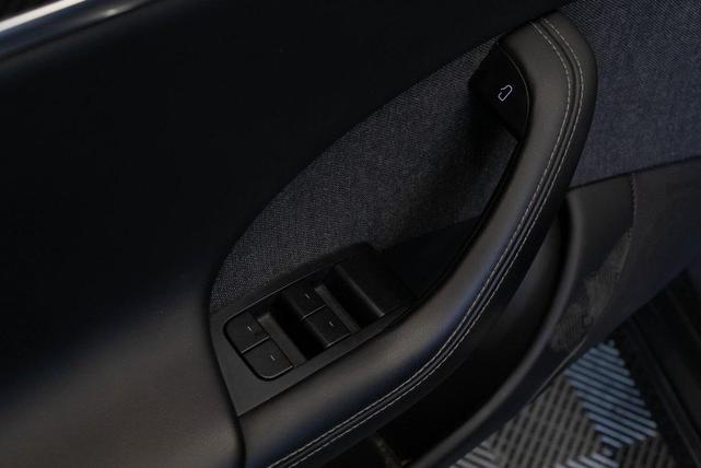 Photo of 2021 Gray Tesla Model S