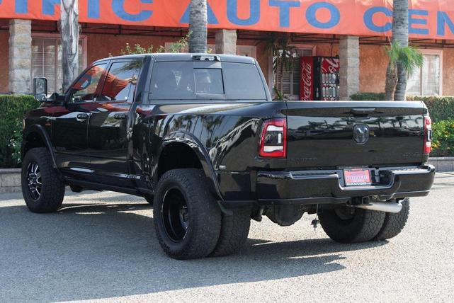 Photo of 2022 Diamond Black Crystal Pearlcoat RAM 3500