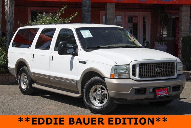 Photo of 2003 Oxford White Clearcoat Ford Excursion