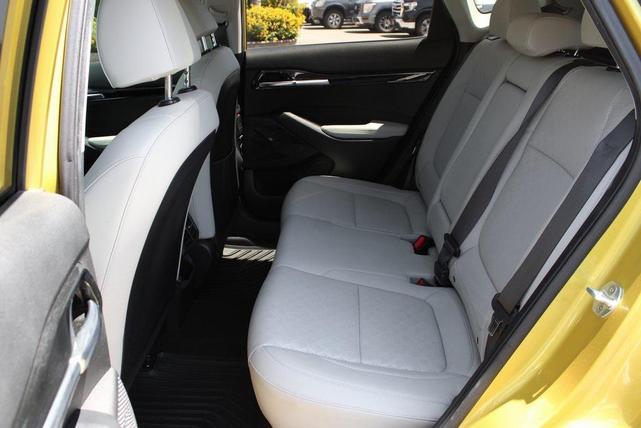 Photo of 2021 Starbright Yellow Kia Seltos