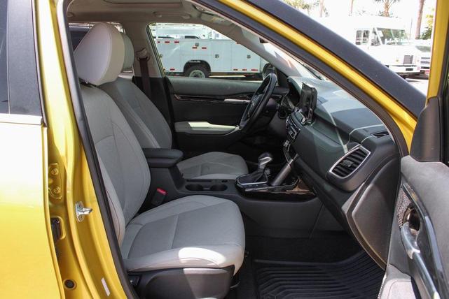 Photo of 2021 Starbright Yellow Kia Seltos