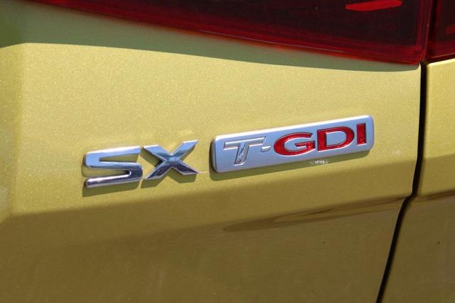 Photo of 2021 Starbright Yellow Kia Seltos
