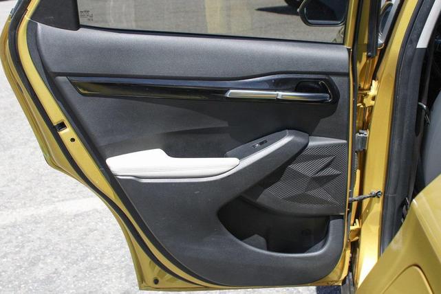 Photo of 2021 Starbright Yellow Kia Seltos
