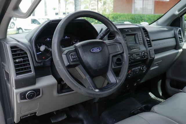 Photo of 2017 Oxford White Ford F-350