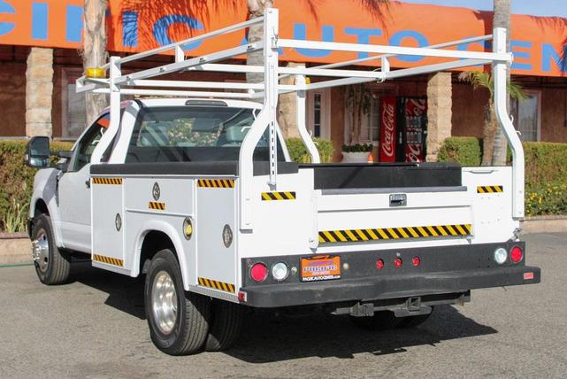 Photo of 2017 Oxford White Ford F-350