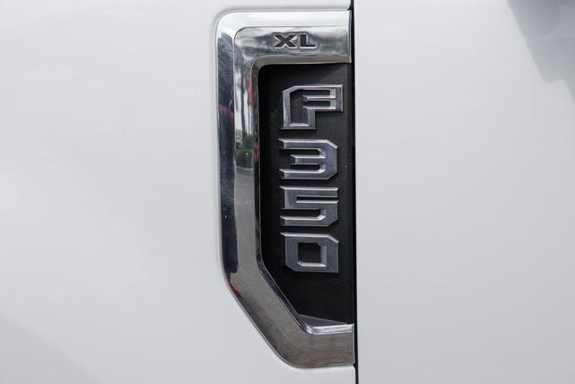 Photo of 2017 Oxford White Ford F-350