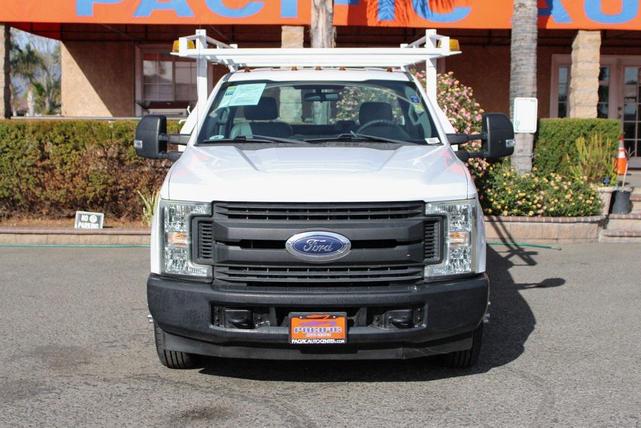 Photo of 2017 Oxford White Ford F-350