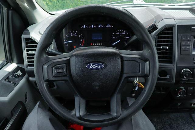 Photo of 2017 Oxford White Ford F-350