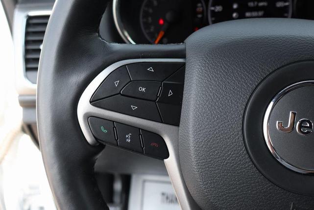 Photo of 2021 Bright White Clearcoat Jeep Grand Cherokee