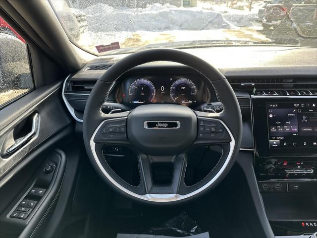 Photo of 2025 Diamond Black Crystal Pearlcoat Jeep Grand Cherokee L