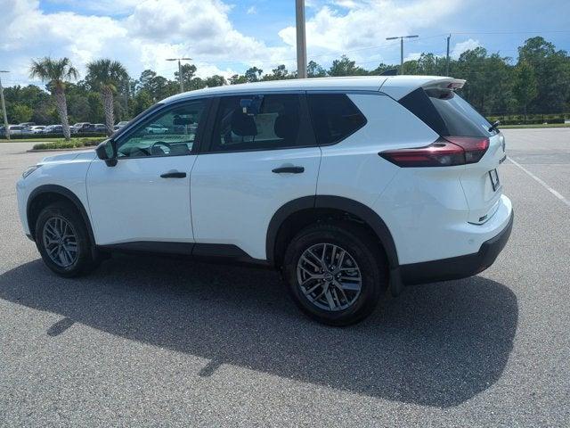 Photo of 2026 Glacier White Nissan Rogue