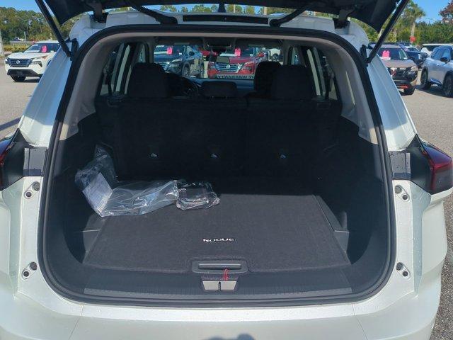 Photo of 2025 Everest White P Nissan Rogue