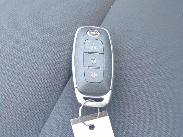 Photo of 2025 Everest White P Nissan Rogue