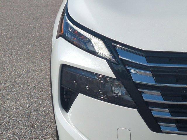 Photo of 2025 Everest White P Nissan Rogue