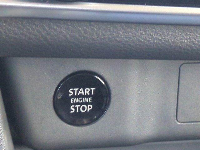 Photo of 2025 Everest White P Nissan Rogue