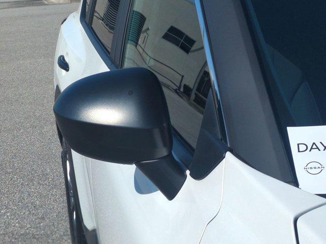 Photo of 2025 Everest White P Nissan Rogue