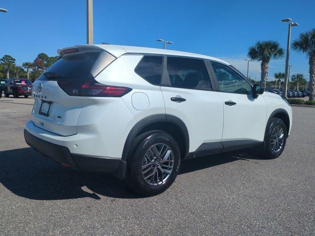 Photo of 2025 Everest White P Nissan Rogue