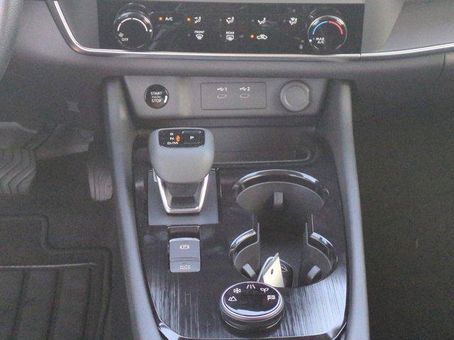 Photo of 2025 Everest White P Nissan Rogue
