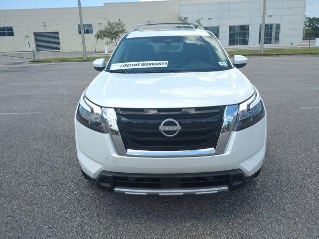 Photo of 2025 Everest White P Nissan Pathfinder